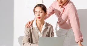 직장 상사의 성희롱을 회사 측에 알렸지만, 회사 측이 비밀 유지 동의서에 서명을 요구해 억울하다는 여성의 사연이 전해졌다. 사진은 기사의 이해를 돕기 위함. /사진=클립아트코리아