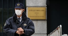 50대 한국인 관광객이 일본 홋카이도 삿포로 한 술집에서 난동을 부리다가 현지 경찰에 체포됐다. 사진은 지난달 18일 일본 도쿄에서 경비 근무 중인 일본 경찰의 모습. 해당 기사와 연관없음. /사진=로이터