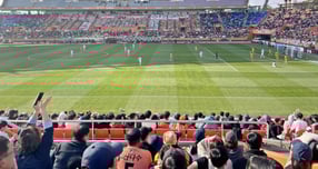 K리그 입장 수익과 객단가가 2013년 집계를 시작한 이래 최고 기록을 세웠다. 사진은 지난 7일 제주월드컵경기장을 찾은 관중들의 모습. /사진=뉴시스 