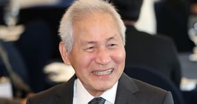 심정지 상태로 응급실에 이송된 배우 안성기가 위급 고비를 넘겼다는 보도에 대해 소속사 측이 입장을 밝혔다. 사진은 배우 안성기 모습. /사진=뉴스