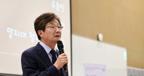 유승민 전 국민의힘 의원이 이재명 정부 총리직 제안을 거절했다고 밝혔다. 사진은 지난해 4월 서울 명지대학교에서 강연하는 유 전 의원. /사진=뉴스