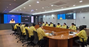 더불어민주당이 베네수엘라 비상 상황 관련 교민 안전에 총력을 다하겠다고 밝혔다. 사진은 김진아 외교부 2차관이 지난 3일 서울 종로구 외교부 청사에서 미국의 베네수엘라 공습 관련 베네수엘라 내 우리 국민 안전대책 점검회의를 주재하는 모습. /사진=외교부