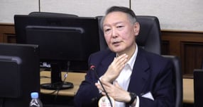 고위공직자범죄수사처(공수처) 체포영장 집행 방해 및 국무위원 심의권 침해로 재판에 넘겨진 윤석열 전 대통령이 지난해 12월26일 서울 서초구 중앙지방법원에서 열린 1심 결심 공판에서 최후 진술을 하고 있다. / 사진=서울중앙지법 제공  