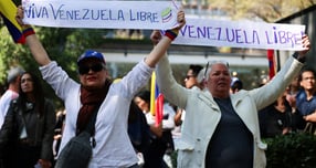 스페인과 브라질·칠레·콜롬비아·멕시코·우루과이 중남미 5개국이 미국의 베네수엘라 군사 공격은 국제법 위반이라며 규탄했다. 사진은 지난 4일(현지시각) 멕시코시티에서 일어난 베네수엘라 민주적 이행 요구 시위의 모습. /사진=로이터