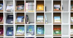 과천시 정보과학도서관에서 전시 중인 시 승격 관련 도서. /사진제공=과천시