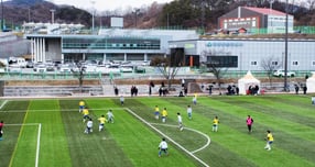 축구선수들이 함양에서 전지훈련을 하고 있는 모습./사진=함양군