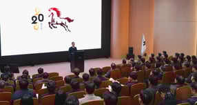 신익현 LIG넥스원 대표이사가 5일 판교하우스에서 열린 2026년 시무식에서 신년사를 하고 있다. /사진=LIG넥스원