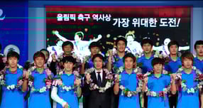 2012 런던올림픽에 나섰던 선수들이 선수 생활 말년을 보내고 있다. 사진은 2012년 런던대회를 마친 후 귀국한 올림픽 대표팀의 모습. /사진=뉴스1 