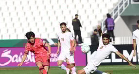 한국 23세 이하 축구대표팀이 이란과 무승부를 거뒀다. 사진은 7일(한국시각) 사우디아라비아 리야드 알샤바브 클럽 스타디움에서 열린 2026 23세 이하(U23) 아시안컵 조별리그 C조 1차전 이란과의 경기에서 슛을 쏘는 김태원. /사진=대한축구협회(KFA) 제공