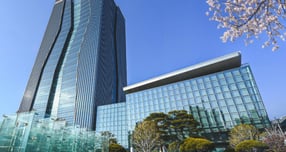 금융감독원이 BNK금융지주 현장 검사에서 임원들 부당 대출 내역도 들여다보고 있다./사진=BNK금융