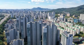 1월 셋째 주에 경기 성남·안양·화성·수원 등 수도권 등에서 800가구 규모의 신규 분양을 시작한다. 사진은 경기의 한 시내 아파트 단지 모습./사진=뉴스