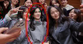 국내 첫 여성 대상 장학재단인 두을장학재단 이사장을 맡고 있는 이부진 호텔신라 사장이 올해 새로 선발된 장학생들과 만나는 자리에 과거 착용했던 17만원대 원피스를 다시 입고 등장해 눈길을 끌었다./사진=두을장학재단 제공(뉴스1)