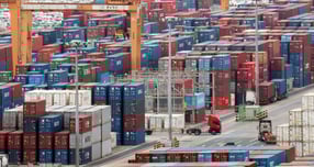 경기 평택시 포승읍 평택항에 수출용 컨테이너가 쌓여있는 모습. / 사진=뉴스1 