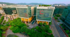 KB증권이 HL만도의 목표주가를 8만2000원으로 상향 설정했다. 사진은 HL만도 판교 R&amp;D센터. /사진=HL만도