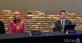 휴젤 캐리 스트롬 글로벌 CEO와 장두현 대표가 'JP모건 헬스케어 콘퍼런스'(JPMHC)를 통해 향후 사업 계획을 밝혔다. 사진은 JPMHC 기자 간담회를 진행한 스트롬 CEO(왼쪽)와 장 대표. /사진=김동욱 기자