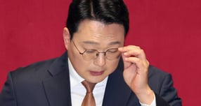 천하람 개혁신당 원내대표가 15일 오후 서울 여의도 국회에서 열린 제431회국회(임시회) 제1차 본회의에서 '윤석열ㆍ김건희에 의한 내란ㆍ외환 및 국정농단 행위의 진상 규명을 위한 특별검사 임명 등에 관한 법률안(수정, 이성윤의원 대표발의)'에 대한 무제한토론을 하고 있다. / 사진=뉴시스