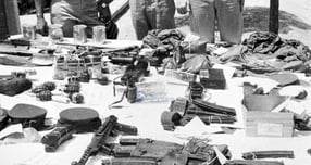 1968년 북한 공작원 31명이 청와대를 습격한 사건이 발생했다. 사진은 당시 무장공비들이 사용한 무기들의 모습. /사진=국가기록원