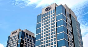 현대차, 매출 '180조' 시대지만… '관세'에 영업익 12조 사수 비상