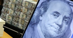 "금리 0.1%라도 상관없다" 당국 '달러 억제책' 현장에선 무용지물?