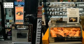 미국에서 군고구마가 인기몰이 중이다. 사진은 미국 뉴욕에서 판매 중인 군고구마의 모습. /사진=뉴욕포스트 캡처