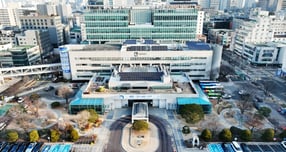 수원시청사 전경. /사진제공=수원시