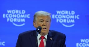 21일(현지 시각) 뉴욕 증시가 도널드 트럼프 대통령의 유럽 관세 철회 발표에 일세히 상승했다. 사진은 이날 스위스 다보스 포럼에서 연설하는 트럼프 대통령. /사진=뉴스