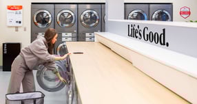 LG전자가 테네시 주립대학교 기숙사에 LG 런드리 라운지를 오픈하며 북미 상업용 세탁기 시장 공략에 속도를 내고 있다. 사진은 LG 런드리 라운지 모습. /사진제공=LG전자