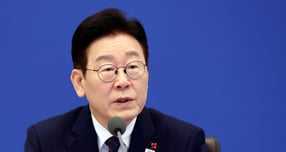  이재명 대통령이 22일 청와대에서 열린 수석보좌관회의에서 발언하고 있다. (청와대통신사진기자단) 