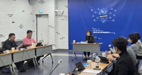 최혜민 광명시 부시장 주재로 23일 시청 중회의실에서 ‘지역공동체 자산화를 위한 지역 내 거래 촉진 전략 수립 연구용역’ 착수보고회가 진행 중이다. /사진제공=광명시