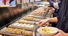 초밥·뷔페 브랜드 쿠우쿠우가 경기 부천시에 '쿠우쿠우 골드 부천점'을 열고 본격 운영에 들어갔다. 사진은 '쿠우쿠우 골드 부천점' 매장 내부. /사진 제공=쿠우쿠우