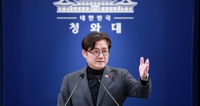 이재명 대통령이 이혜훈 기획예산처 장관 후보자 지명을 철회했다. 사진은 이날 브리핑하는 홍익표 청와대 정무수석 모습. /사진=뉴시스