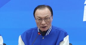 베트남 출장 중 심근경색으로 위중한 상태에 빠졌던 이해찬 민주평화통일자문회의 수석부의장이 25일 베트남 호찌민에서 향년 73세를 일기로 별세했다. 사진은 지난 2024년 4월 8일 서울 여의도 중앙당사에서 열린 중앙선거대책위원회의에서 발언을 하는 모습. /사진=뉴스