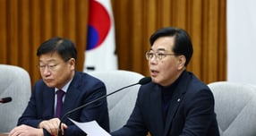 27일 오전 서울 여의도 국회에서 열린 원내대책회의에서 발언하고 있는 송언석 국민의힘 원내대표 /사진=뉴시스