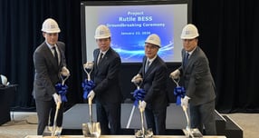 최준혁 알파자산운용 대표, 박영철 남부발전 경영기획부사장, 최준석 KBI 전무, 강봉주 HD현대일렉트릭 전무(왼쪽부터)가 미국 텍사스 ‘루틸 BESS’ 착공식에서 기념촬영을 하고 있다./사진=남부발전