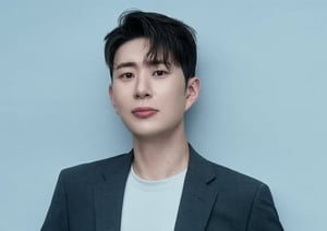 방송에서의 경솔한 말 한마디가 출연자와 시청자의 불쾌감을 부르고 결국 제작진의 사과로까지 이어졌다. 사진은 방송인 김진웅. /사진=김진웅 인스타그램