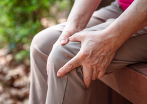 무릎 통증 치료법이 주목된다. 사진은 기사 내용과는 무관함. /사진=클립아트코리아