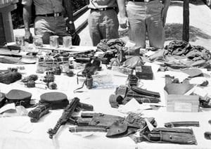 1968년 북한 공작원 31명이 청와대를 습격한 사건이 발생했다. 사진은 당시 무장공비들이 사용한 무기들의 모습. /사진=국가기록원