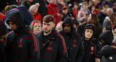 리버풀이 크리스탈 팰리스에 패하며 카라바오컵 16강에서 탈락했다. 사진은 30일(한국시각) 영국 리버풀 안필드에서 열린 2025-26시즌 카라바오컵(EFL) 4라운드에서 패한 리버풀 선수단. /사진=로이터 