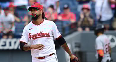 메이저리그에서 활약 중인 엠마누엘 클라세와 루이스 오티즈가 승부조작 혐의로 재판을 받는다. 사진은 클리블랜드 가디언스에서 활약한 클라세. /사진=로이터