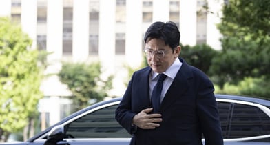 방시혁 하이브 의장이 최근 경찰 추가 소환 조사를 마친 것으로 알려졌다. 사진은 지난 9월15일 방시혁 하이브 의장이 서울 마포구 서울경찰청 광역수사단 금융범죄수사대에서 조사를 받기 위해 출석하는 모습. /사진=뉴시스