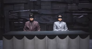 넷플릭스 시리즈 &#039;흑백요리사: 요리 계급 전쟁 시즌2&#039;가 다음 달 16일 공개된다. 사진은 넷플릭스 &#039;흑백요리사2&#039; 예고편에 담긴 백종원 더본코리아 대표와 안성재 셰프 모습. /사진=유튜브 채널 &#039;넷플릭스 코리아&#039; 캡처