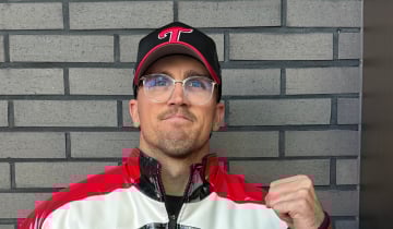 LG트윈스가 키움 히어로즈에서 활약한 라클란 웰스를 영입했다. 사진은 18일 LG와 계약한 웰스. /사진=LG트윈스 제공