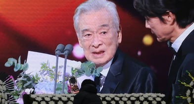 배우 이순재가 사망한 가운데 한복 디자이너 박술녀가 그의 수의를 직접 제작했다. 서울 여의도 KBS 본관 내 시청자광장에 마련된 이순재 특별 분향소. /사진=뉴스