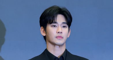배우 김수현 소속사 골드메달리스트 대표가 퇴사한 것으로 확인됐다. 사진은 지난 3월 서울 마포구 스탠포드호텔에서 열린 기자회견에 참석한 배우 김수현. /사진=뉴시스