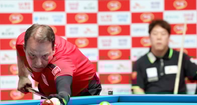 다니엘 산체스가 강동궁을 꺾고 시즌 두 번째, 통산 세 번째 우승 트로피를 들어올렸다. 사진은 7일 경기 고양 킨텍스 PBA스타디움에서 열린 2025-26시즌 8차 투어 하림 PBA-LPBA 챔피언십 PBA결승에 나선 산체스. /사진=프로당구협회(PBA) 제공  