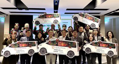 '교통 약자 지원' 한국앤컴퍼니, 복지시설 15곳에 승합차 전달