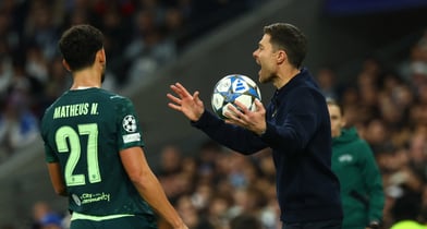 사비 알론소 레알 마드리드 감독이 연패 탈출에 실패했지만 경질되지 않았다. 사진은 레알을 지휘 중인 알론소 감독. /사진=로이터