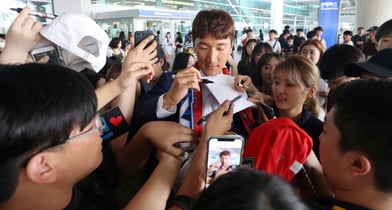 사진은 2018 러시아월드컵 조별리그 F조 3차전서 독일을 2-0으로 이기고 조 3위를 기록한 대한민국 축구대표팀 정우영이 29일 오후 인천국제공항 제2여객터미널을 통해 귀국하고 있는 모습./사진=머니투데이 