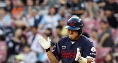 베테랑 내야수 정훈이 정들었던 롯데 자이언츠 유니폼을 벗는다. 사진은 롯데에서 활약한 정훈. /사진=뉴스