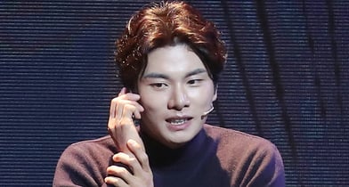 배우 이이경이 사생활 의혹에 대해 법적 조치 중인 가운데, 폭로자가 재차 입장을 밝혔다. 사진은 지난 2022년 9월서울 강남구 삼성동 코엑스 아티움에서 열린 뮤지컬 '사랑의 불시착' 프레스콜에 참석한 배우 이이경. /사진=머니투데이